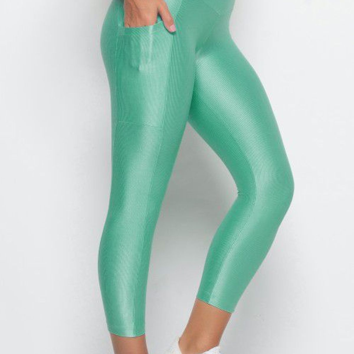 Calça Legging Preta Midi com bolso Essence