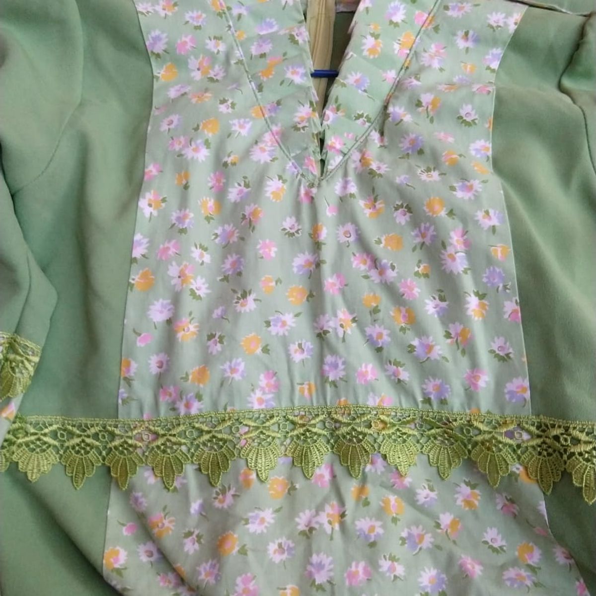 vestido de prenda verde musgo