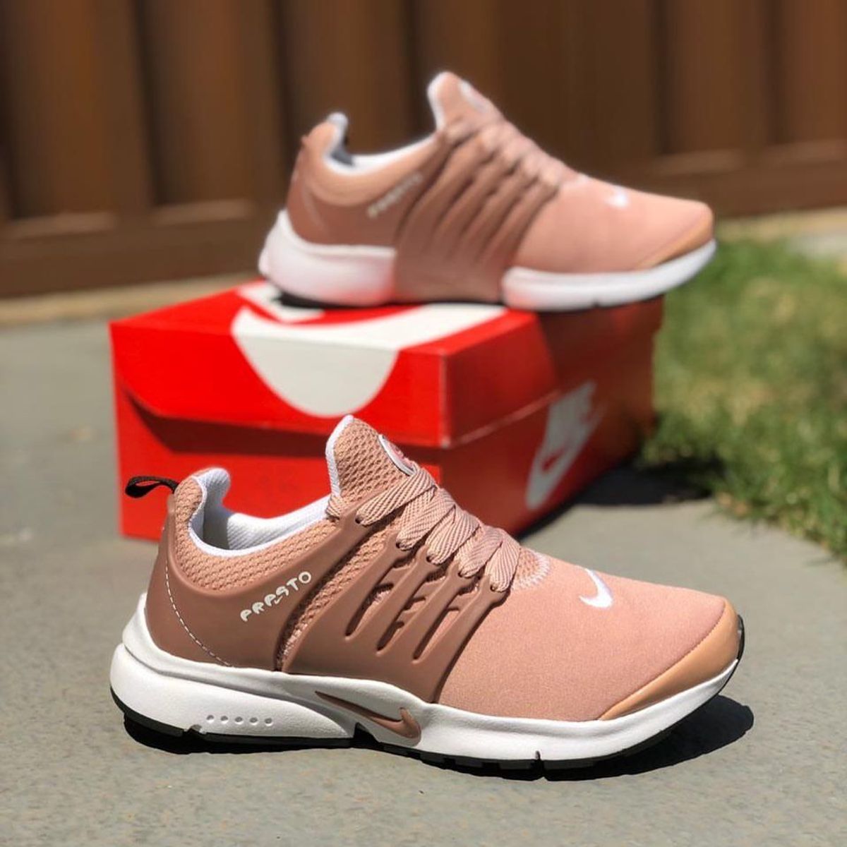 tênis nike air presto nude