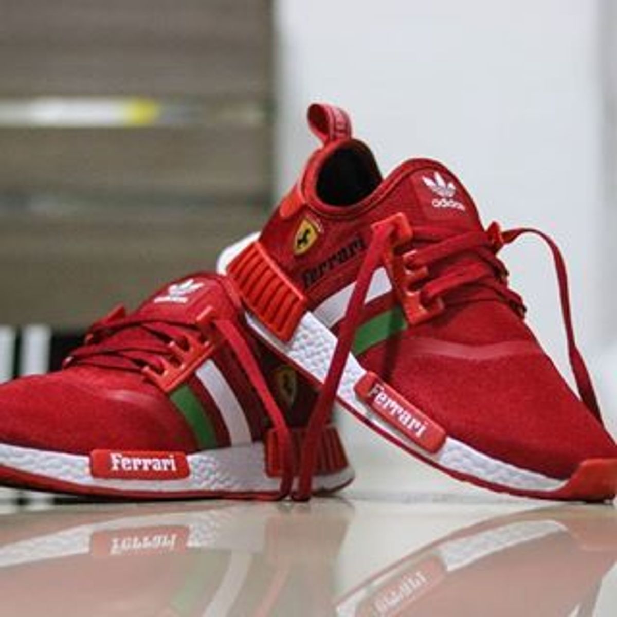 tenis adidas ferrari