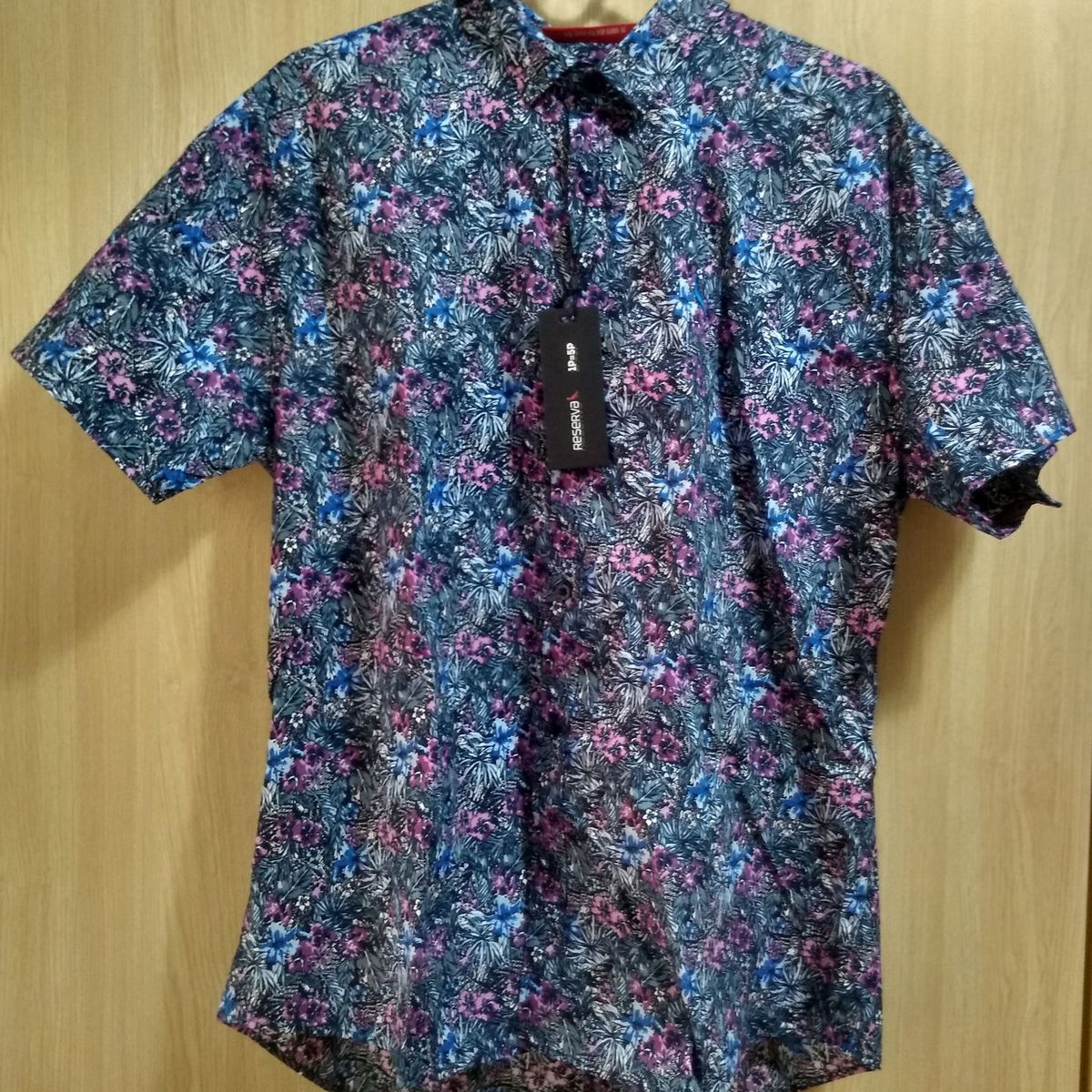camisa de botao manga curta florida