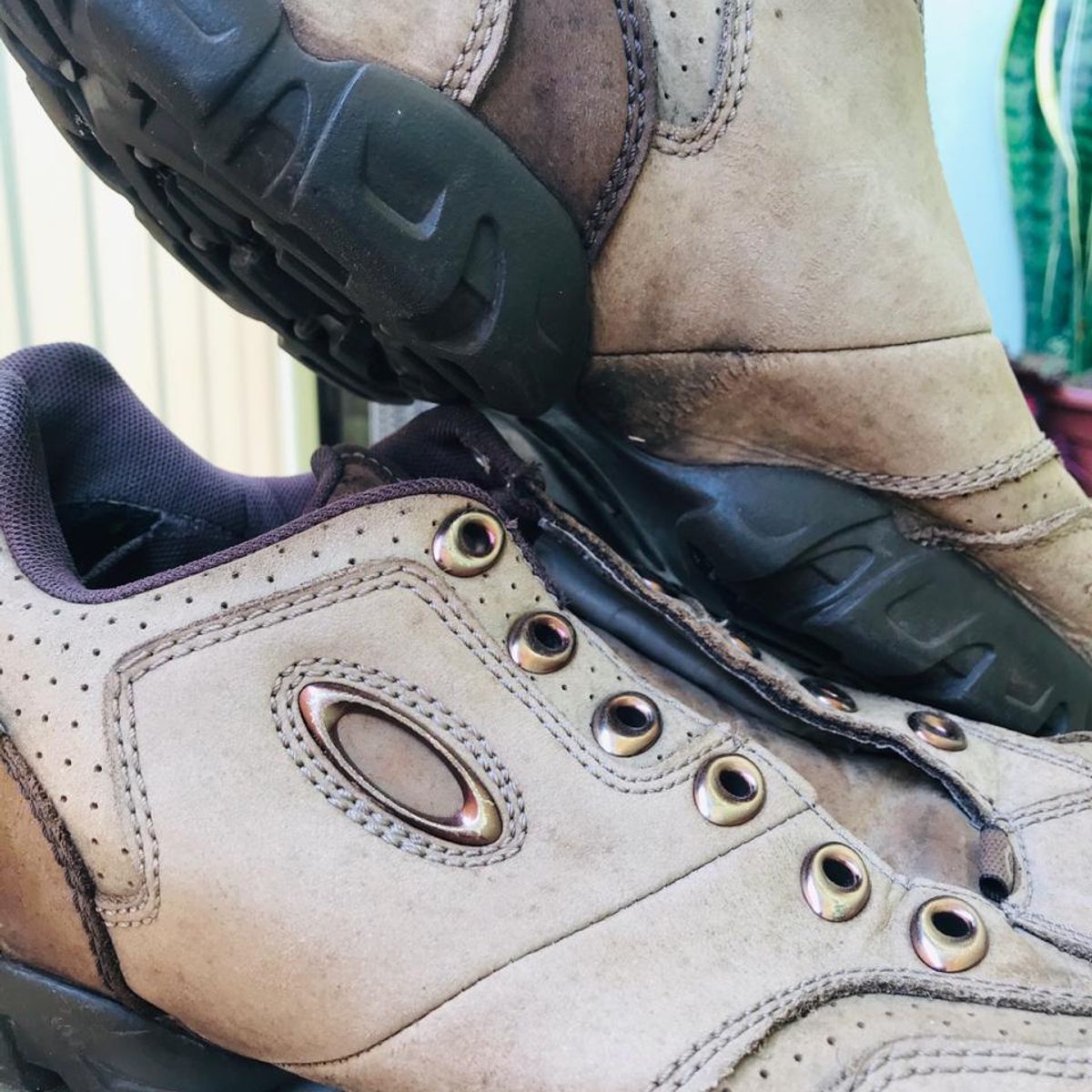 tenis oakley gridlock preto