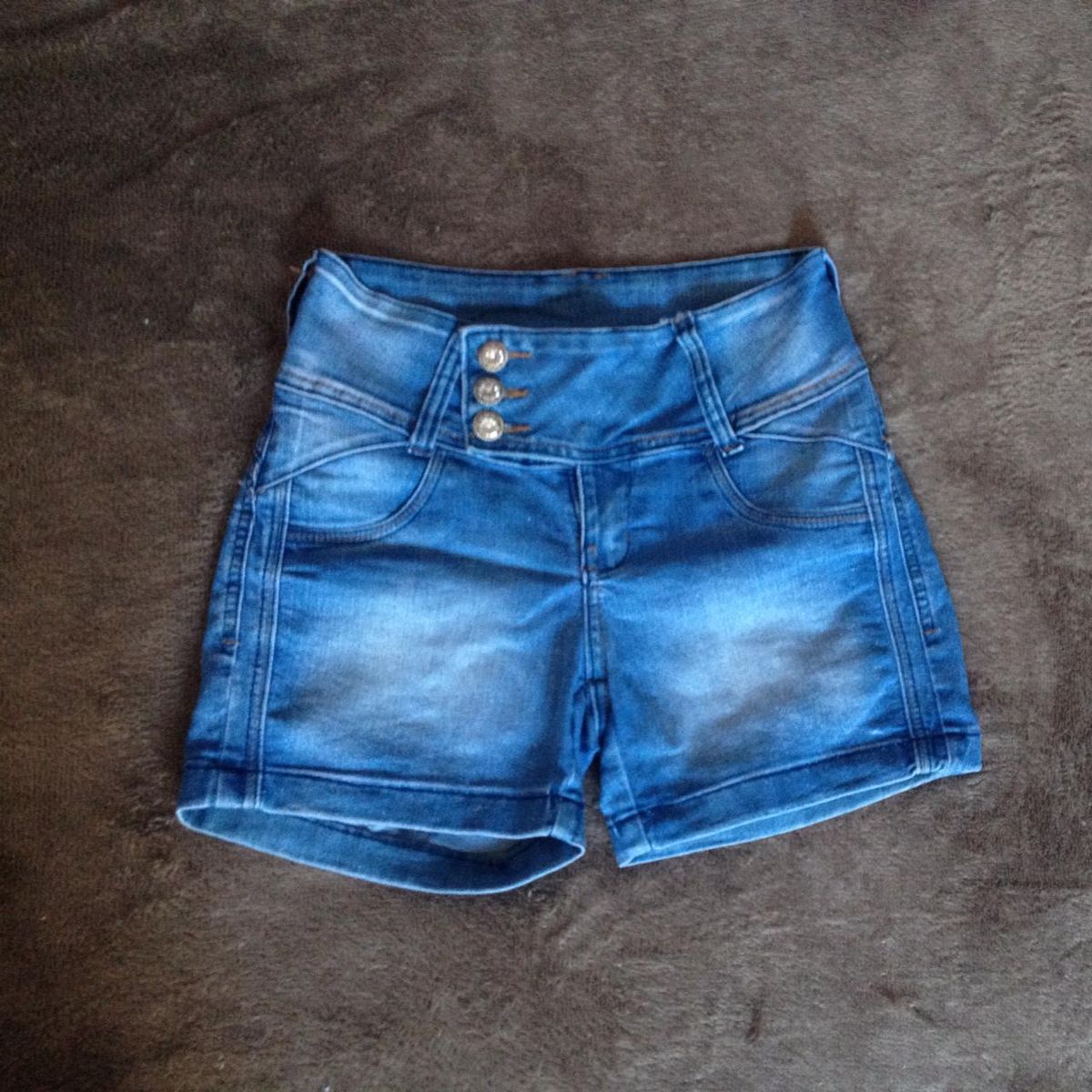 shorts jeans cos alto desfiado