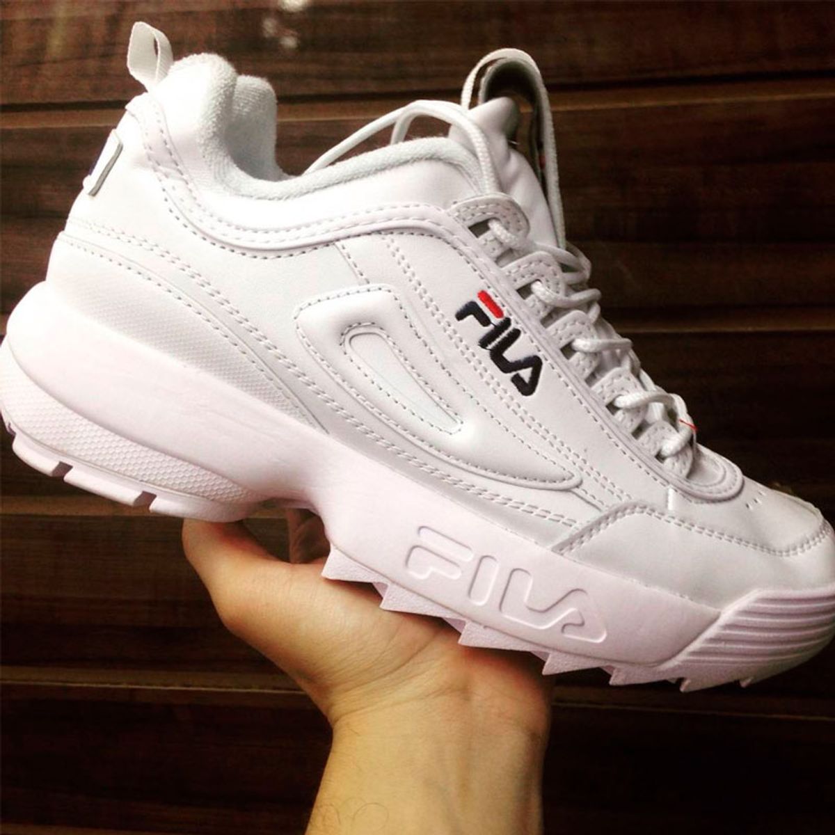 tenis fila baixo