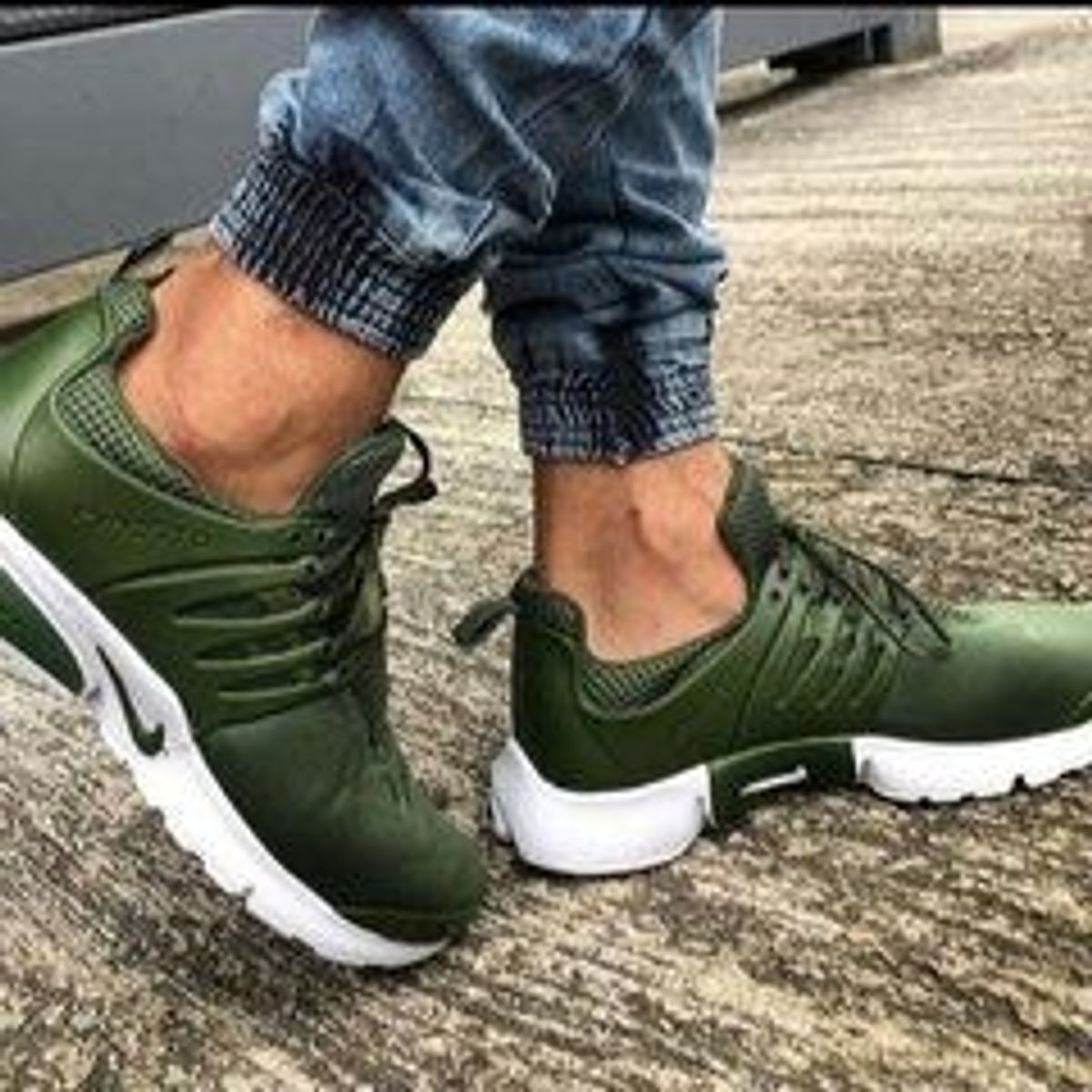 nike verde musgo
