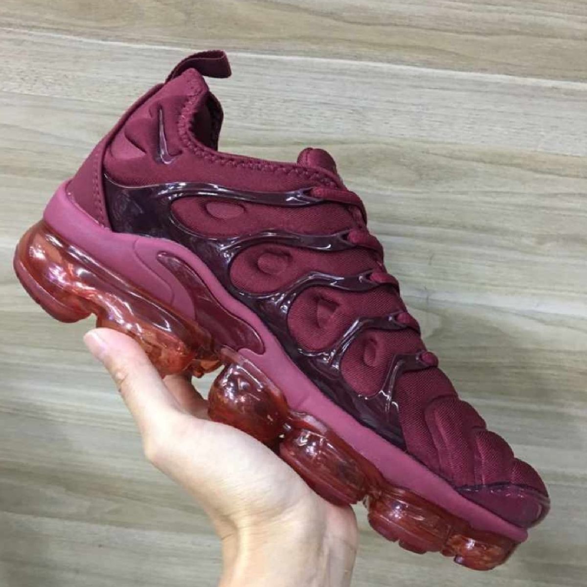 Tenis vapormax plus hot sale vinho