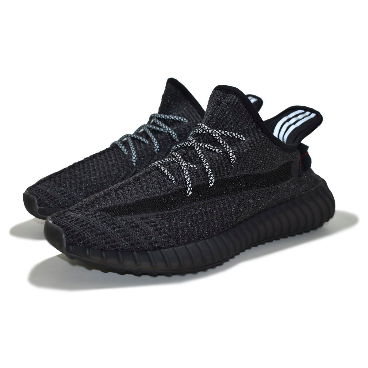 yeezy preto refletivo