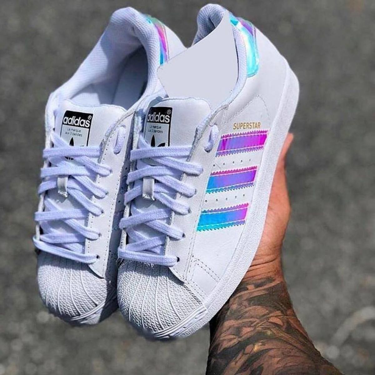 tenis da adidas superstar holografico