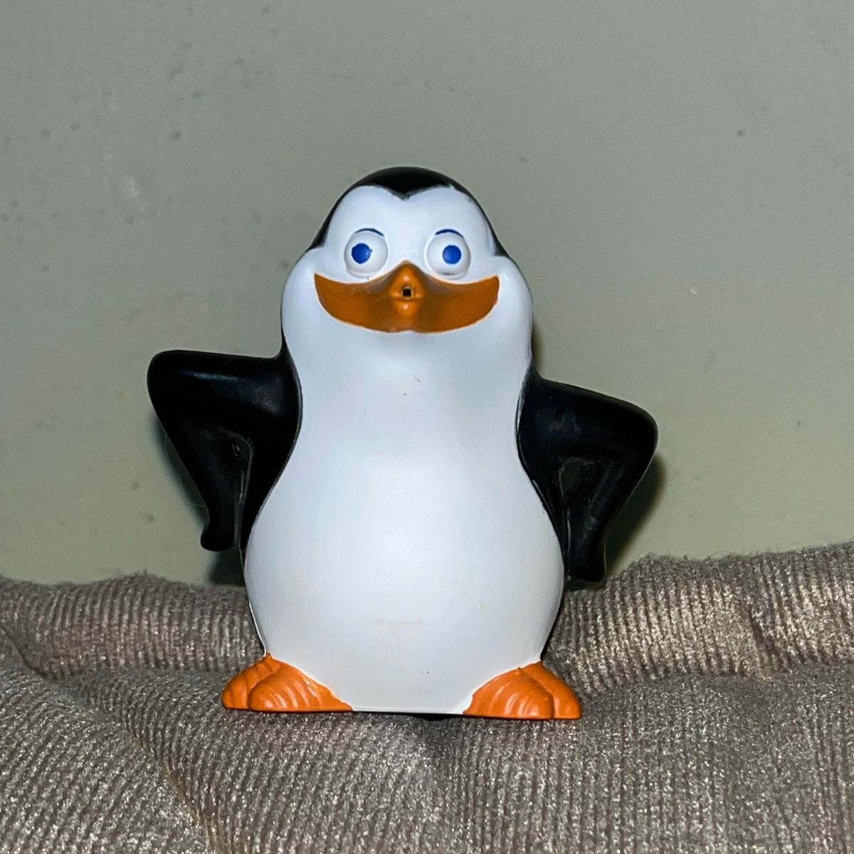 Recruta Dos Pinguins de Madagascar, Brinquedo Espirra Água da Boca, Brinquedo para Bebês Nunca Usado 75278761