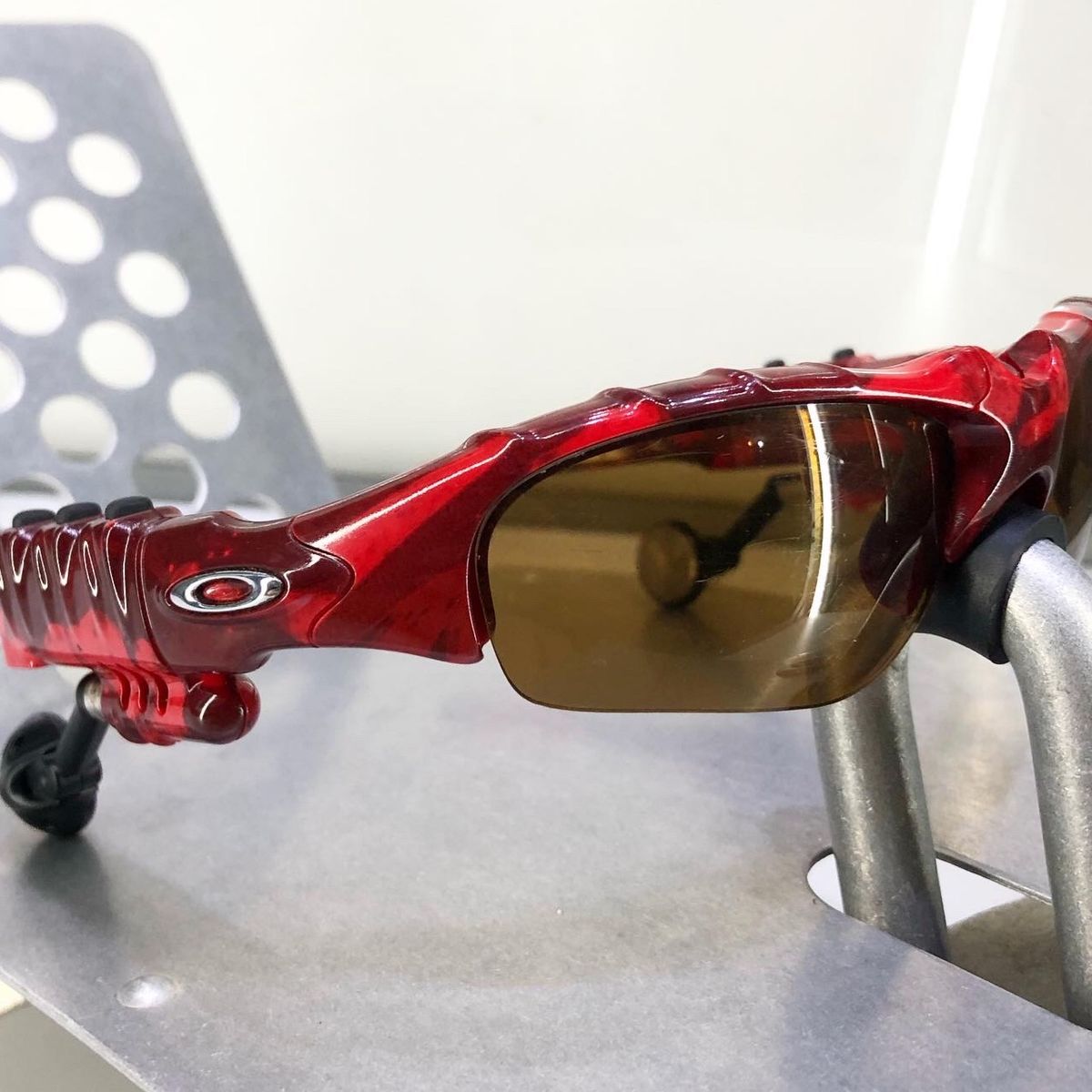 oakley thump red camo