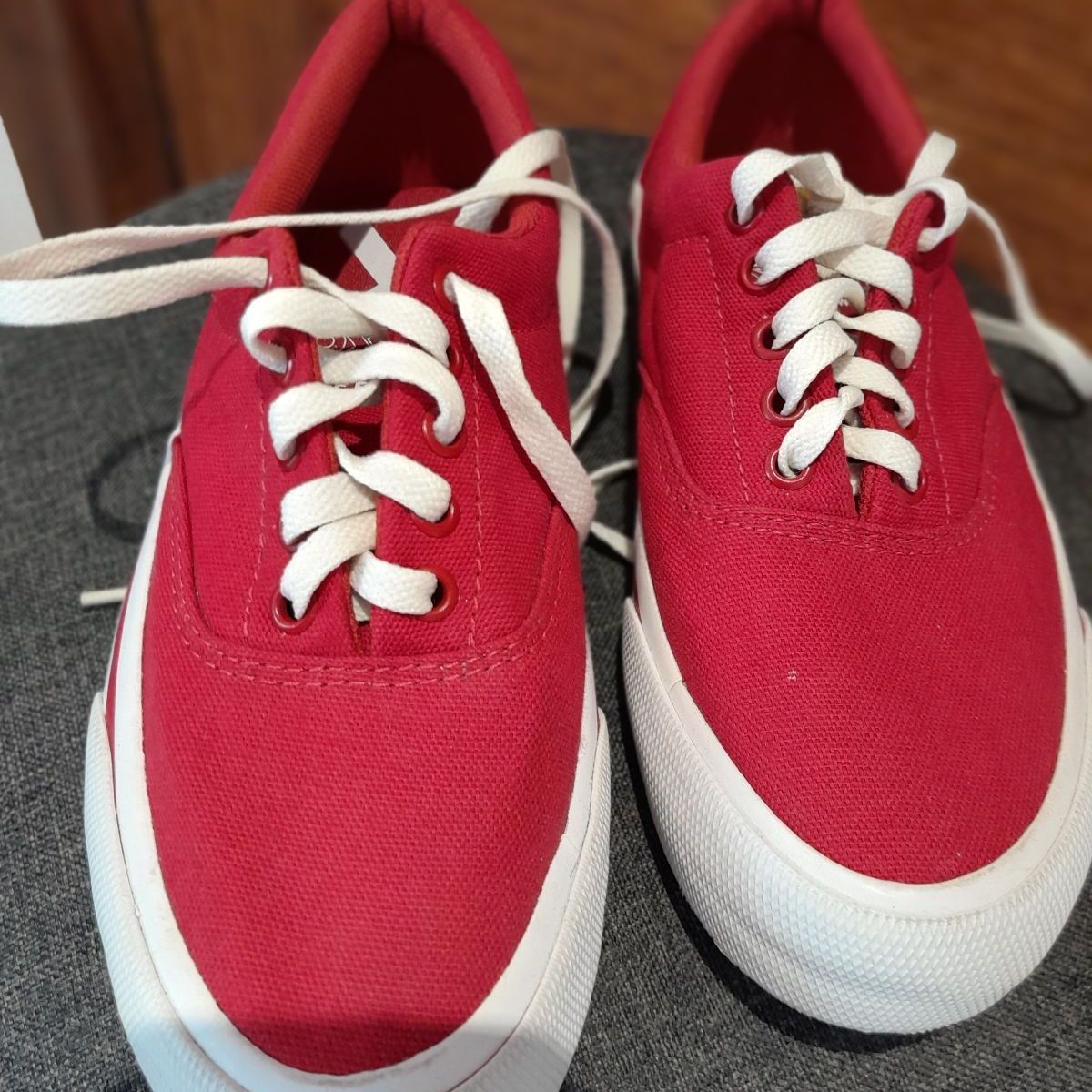 T nis Oxto Original N mero 35. Cor Vermelho. Novo Nunca Usado. T nis Feminino Oxto Nunca Usado 83239351 enjoei