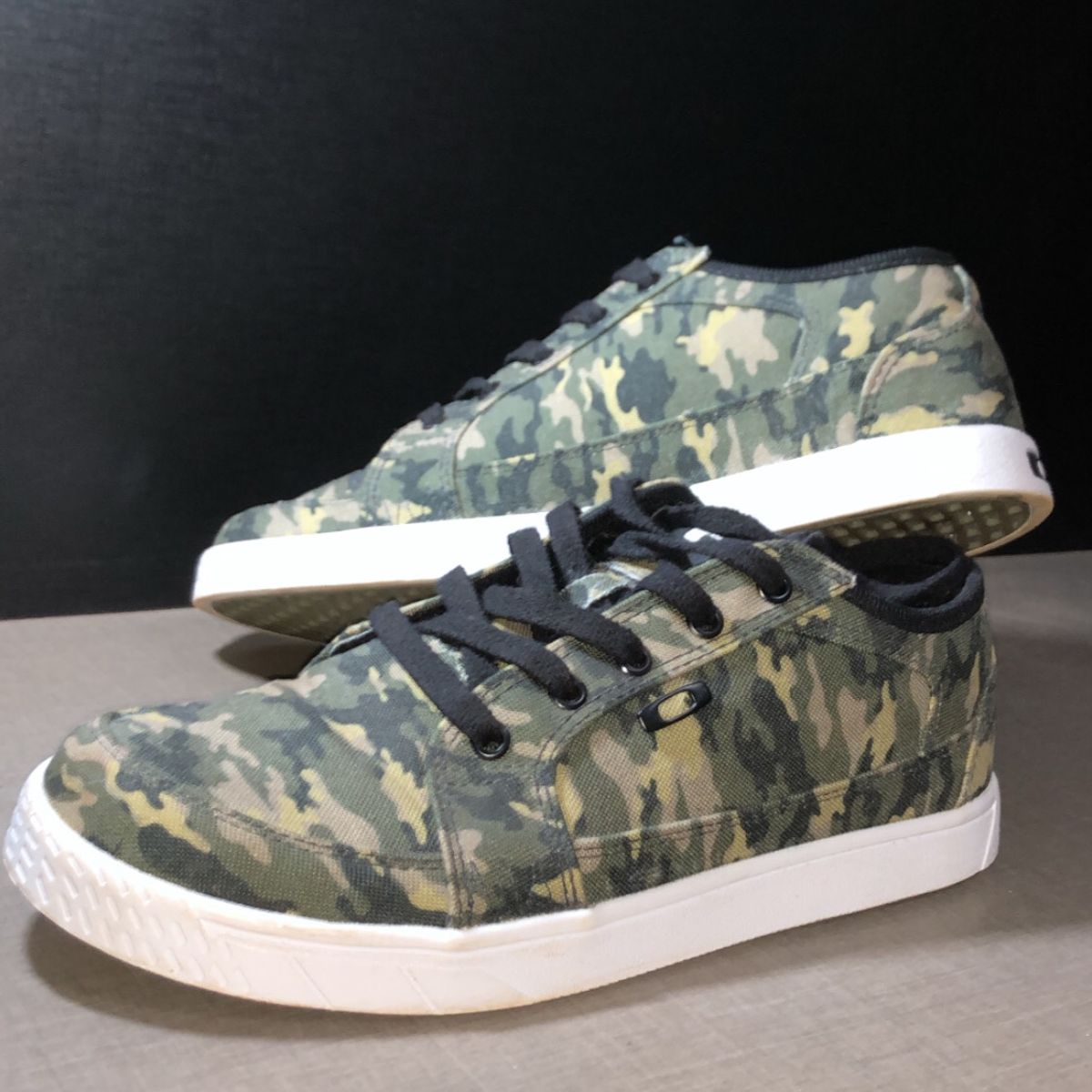 oakley camuflado tenis