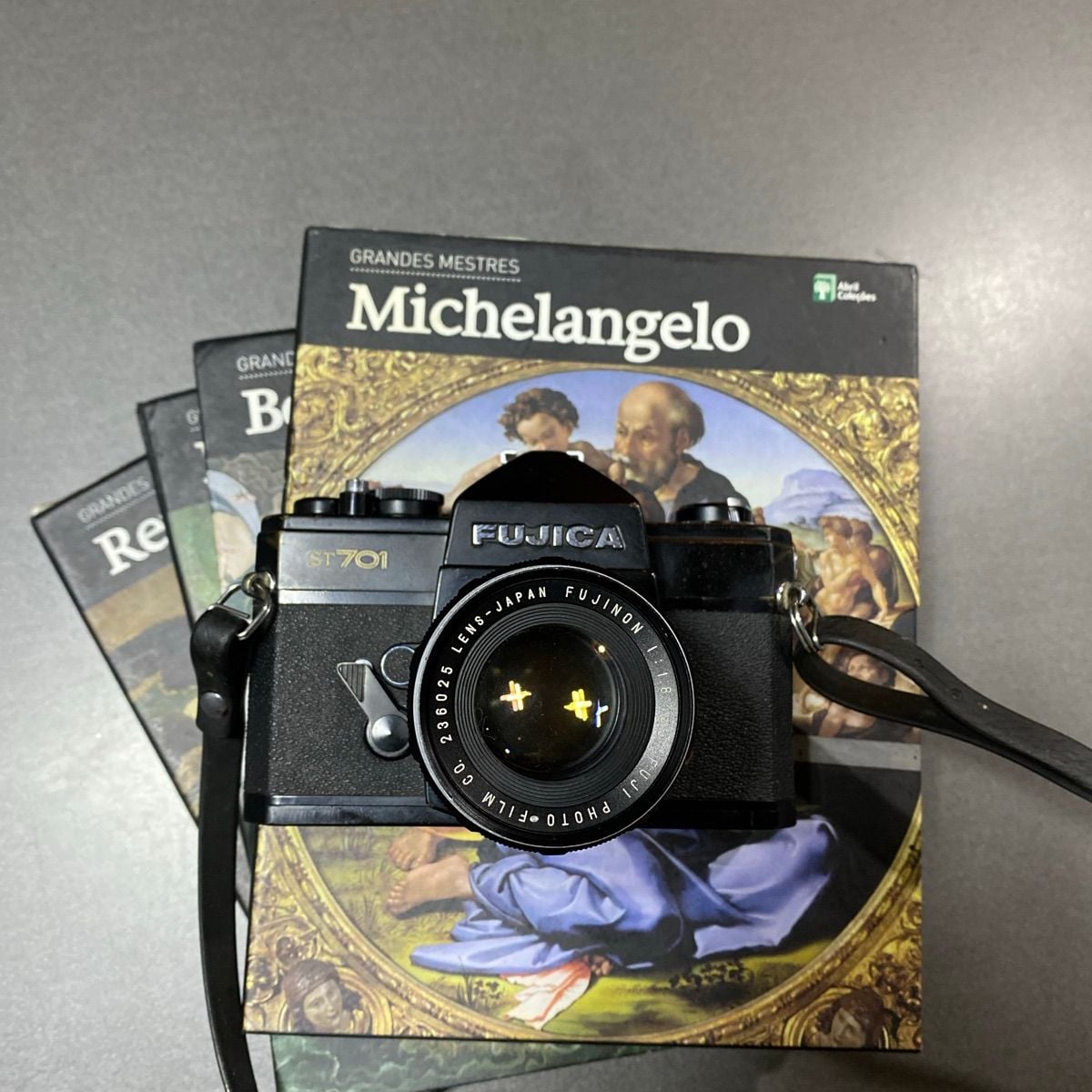 Fujica ST701 カメラ フィルムメーカーの一眼レフ【FUJICA ST701】フィルムカメラの紹介