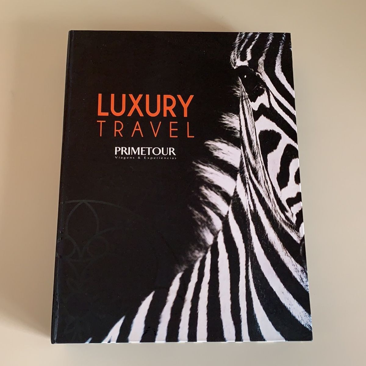 LUXURY TRAVEL BOOK BY PRIMETOUR - TREND&COOL - EDIÇÃO 2017 by