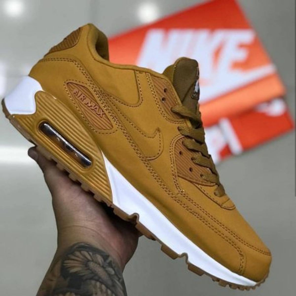 air max 90 marrom e branco