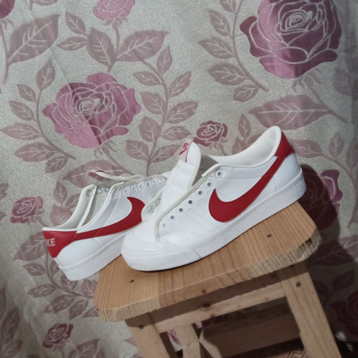 nike vintage red