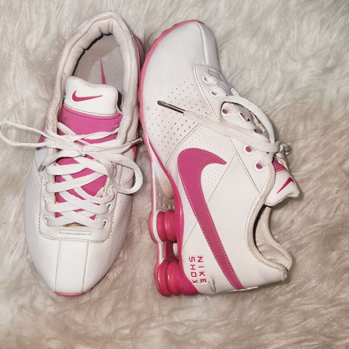 Nike shox pink store and white