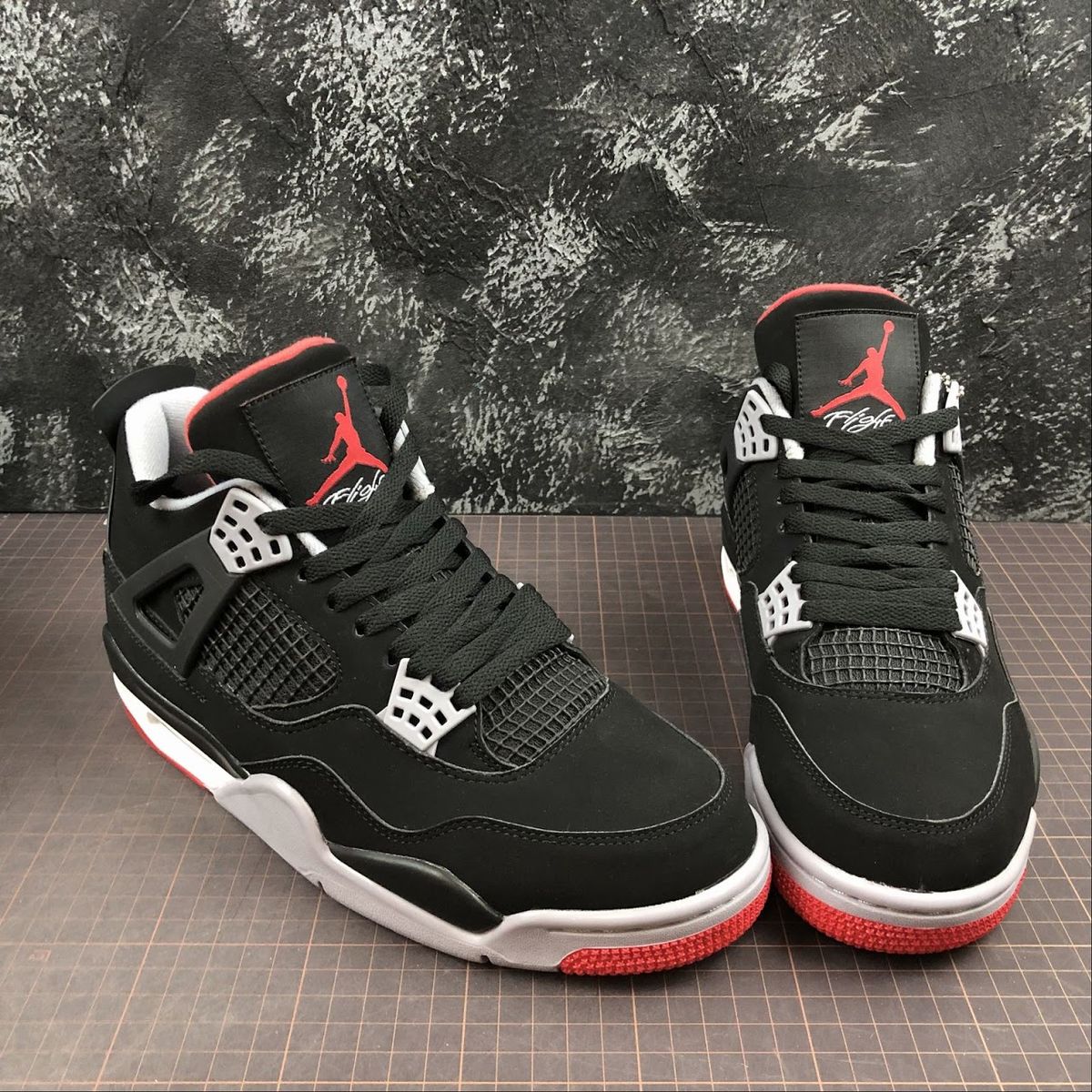 Nike store 4 bred