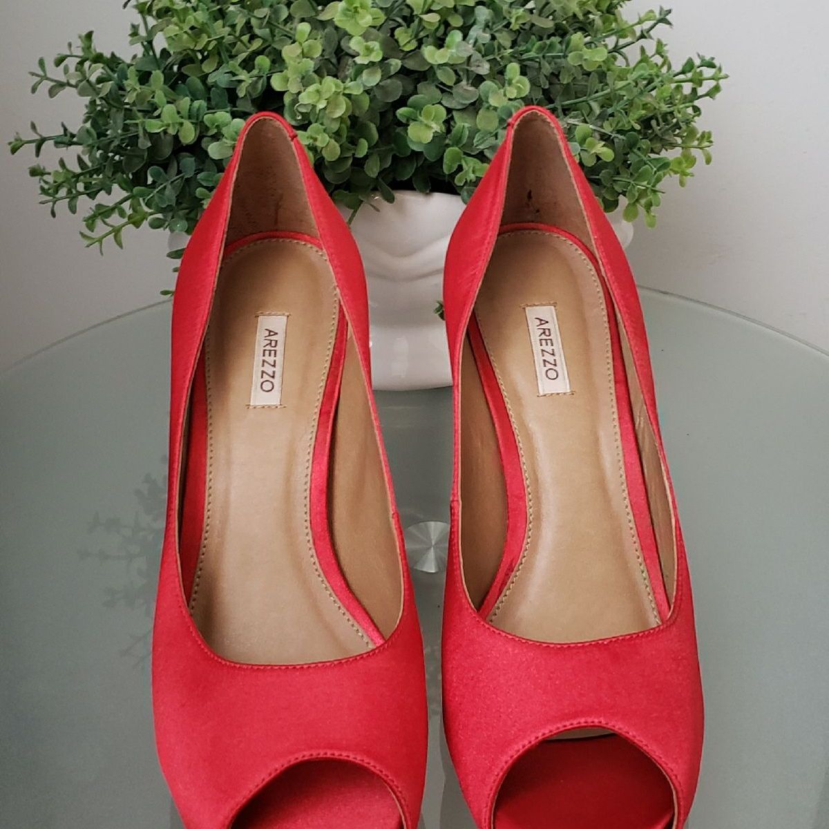 Peep toe hot sale vermelho arezzo