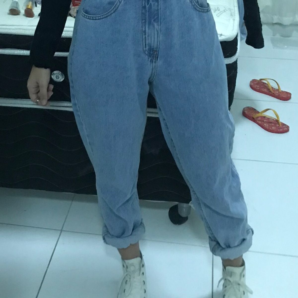 calça mom jeans cea