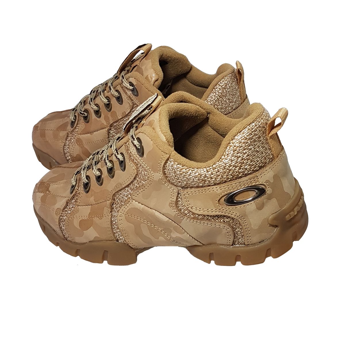 botinha oakley camuflada