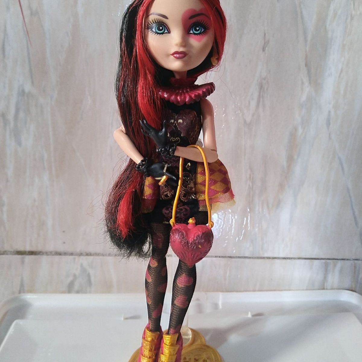 Ever After High Boneca Royal Lizzie Hearts - Mattel - Bonecas - Magazine  Luiza