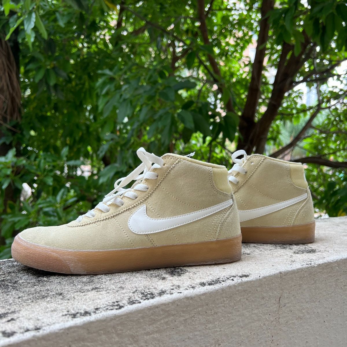 Nike sb cheap bruin white leather