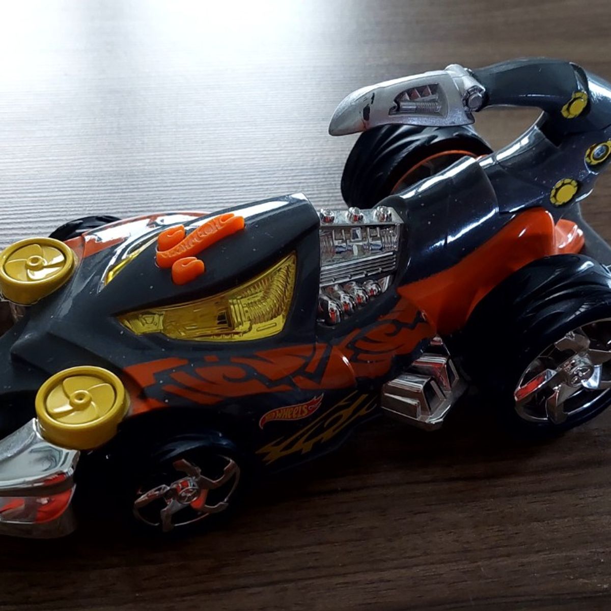 Hot wheels extreme action sales scorpion