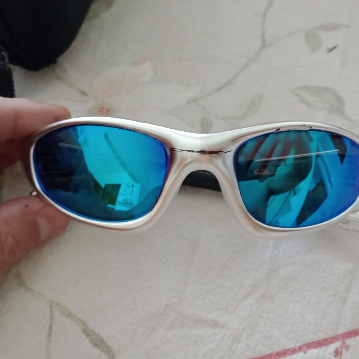 OAKLEY オークリー　STRAIGHT JAKET USA製　Y2K OAKLEY Straight Jacket USA製 RED WHITE