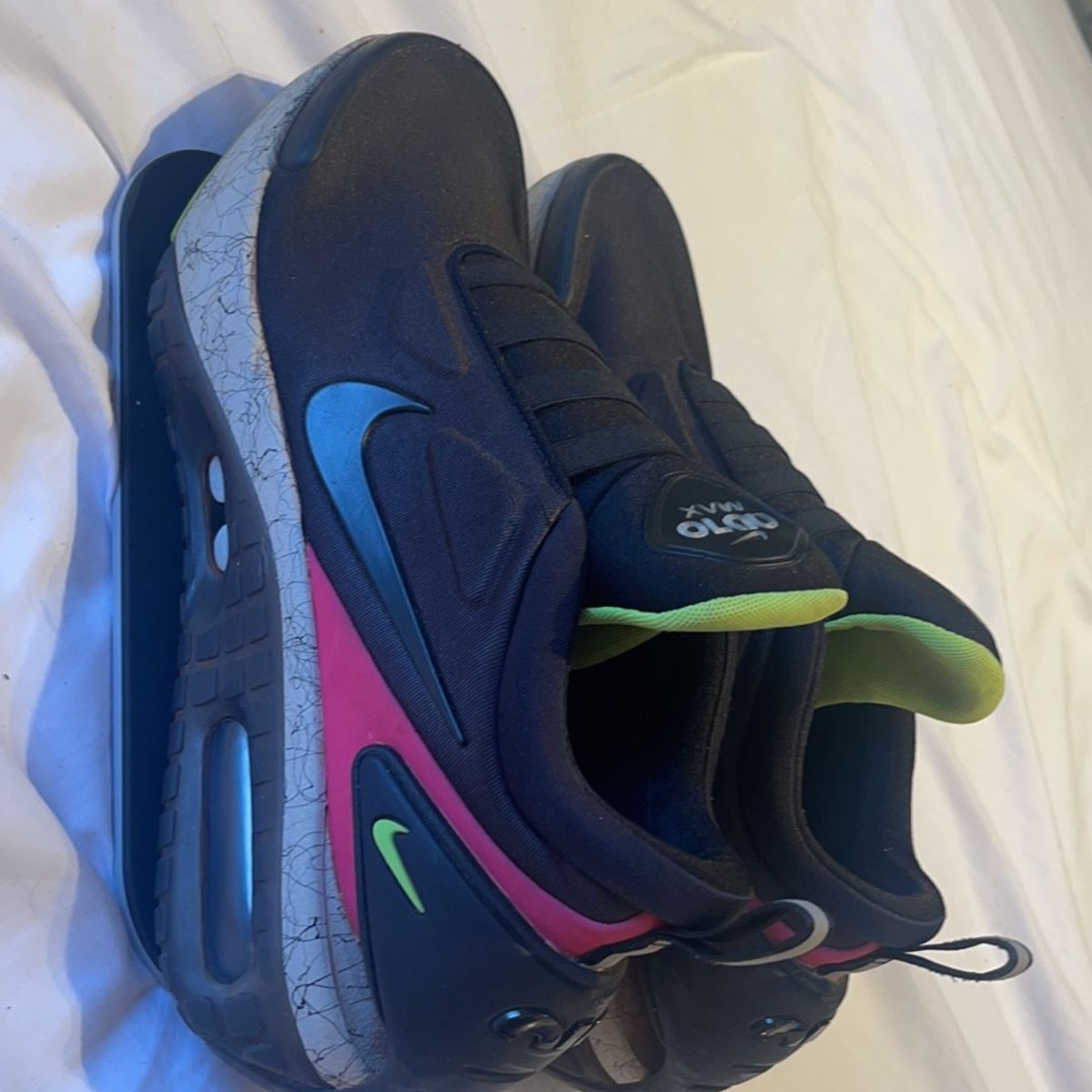 Fake best sale nike adapt