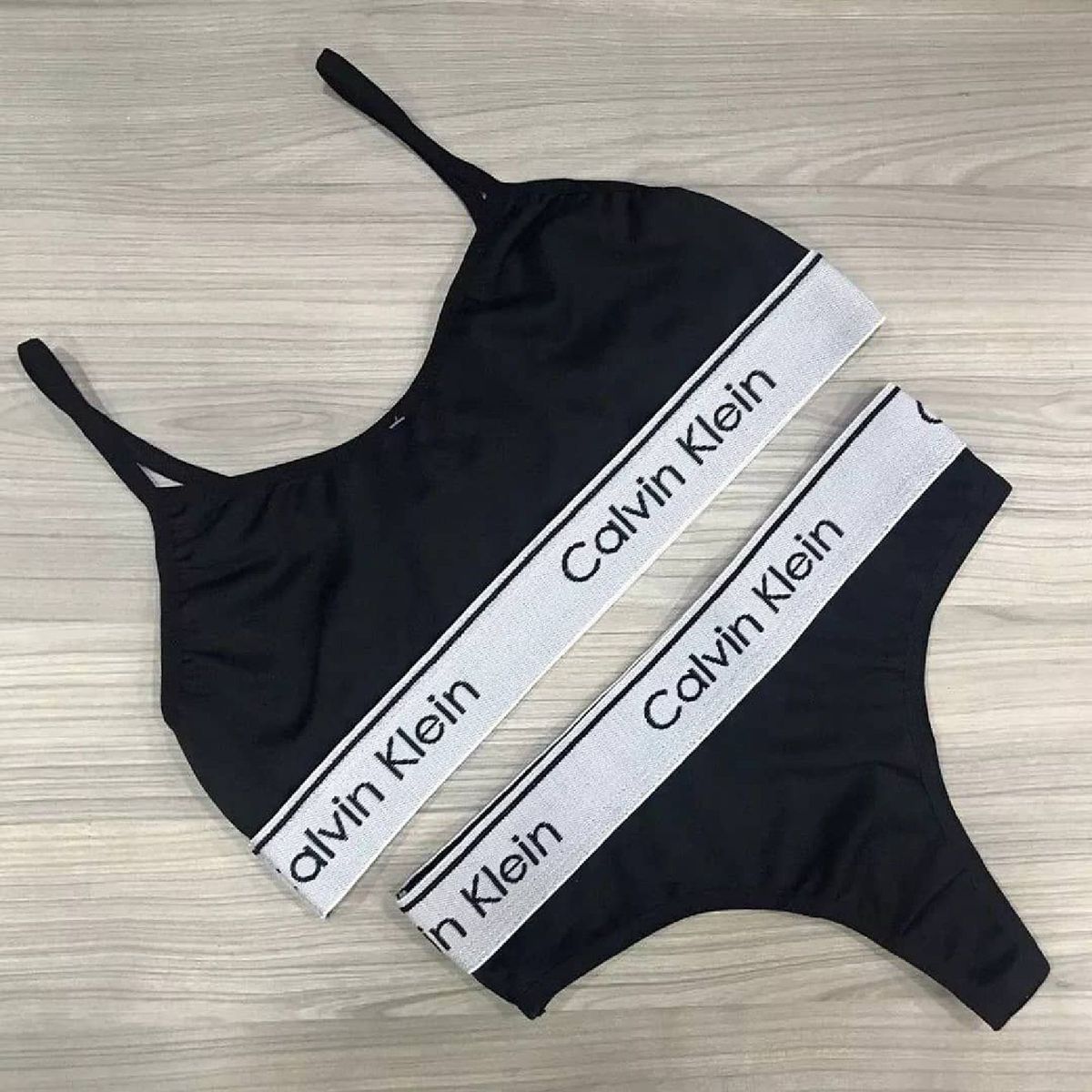 Conjunto Feminino Calvin Klein Top Nadador + Calcinha Boxer, Blusa  Feminina Calvin-Klein Nunca Usado 43370858