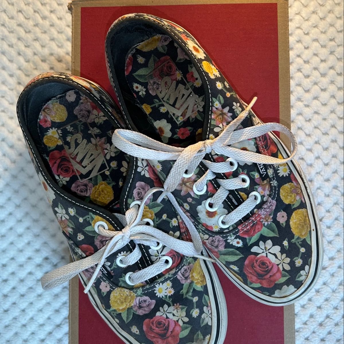 Tenis Vans Authentic Black Floral Tenis Feminino Vans Usado 94495812 enjoei
