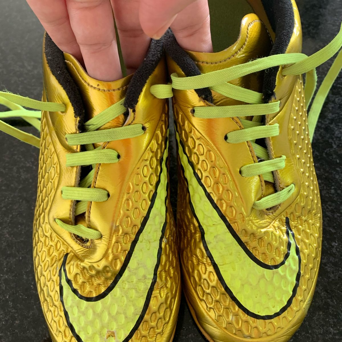 nike hypervenom dourada