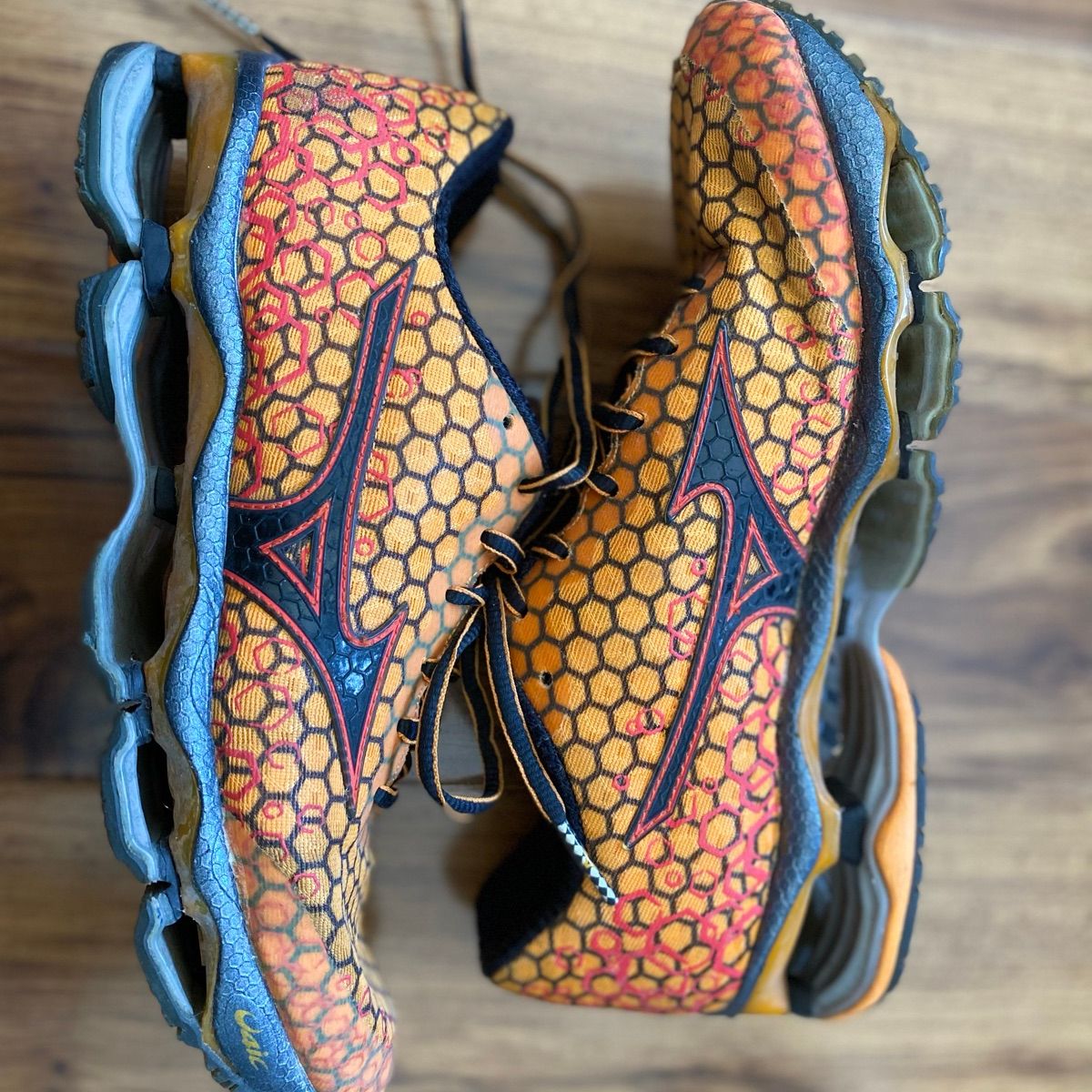 Tenis Mizuno Wave Prophecy 3 Laranja e Preto Tamanho 39 Mizuno Usado 106387801 enjoei
