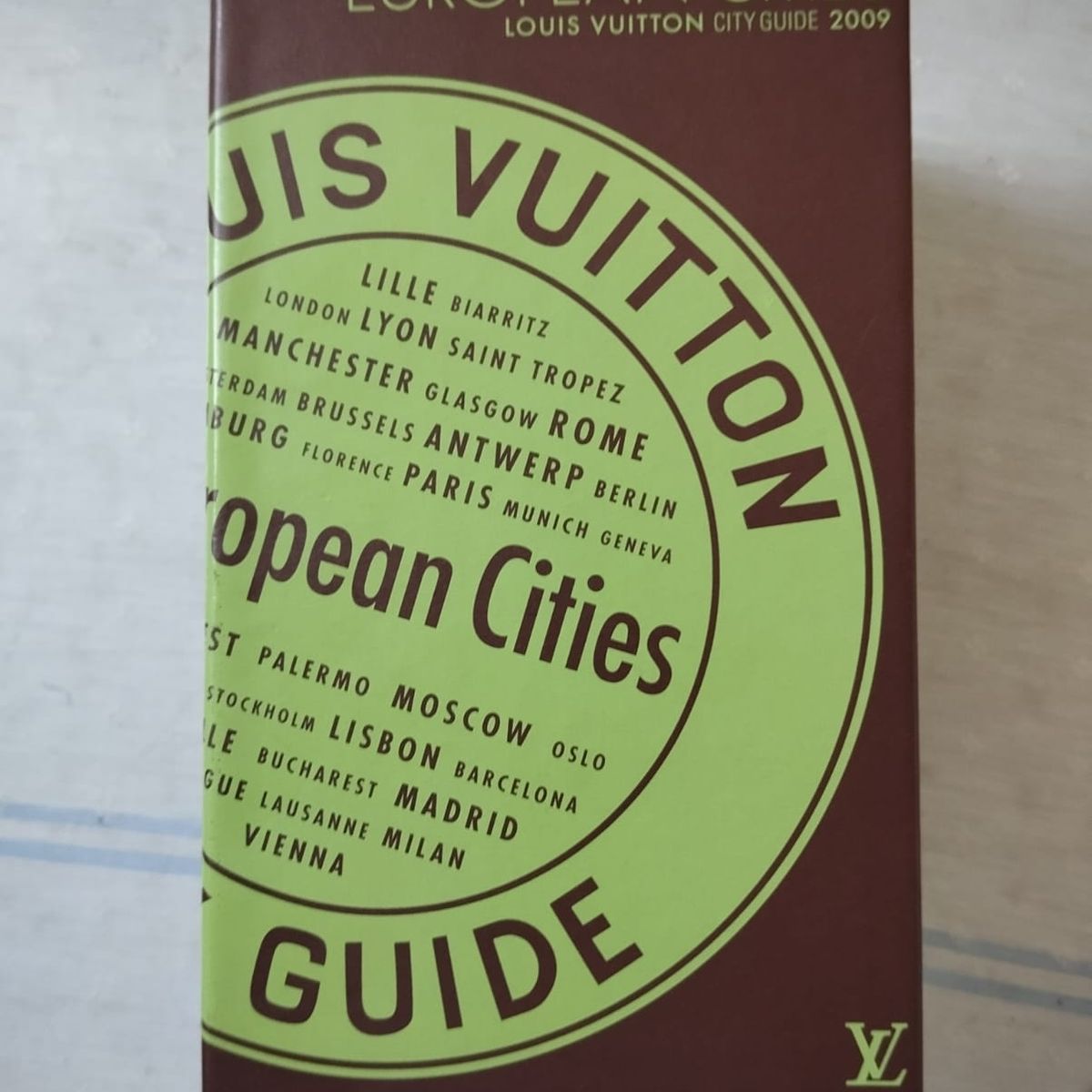 地図・旅行ガイド LOUIS VUITTON CITY GUIDE 2009 Box Louis Vuitton City Guide 2009 - European Cities | Usado