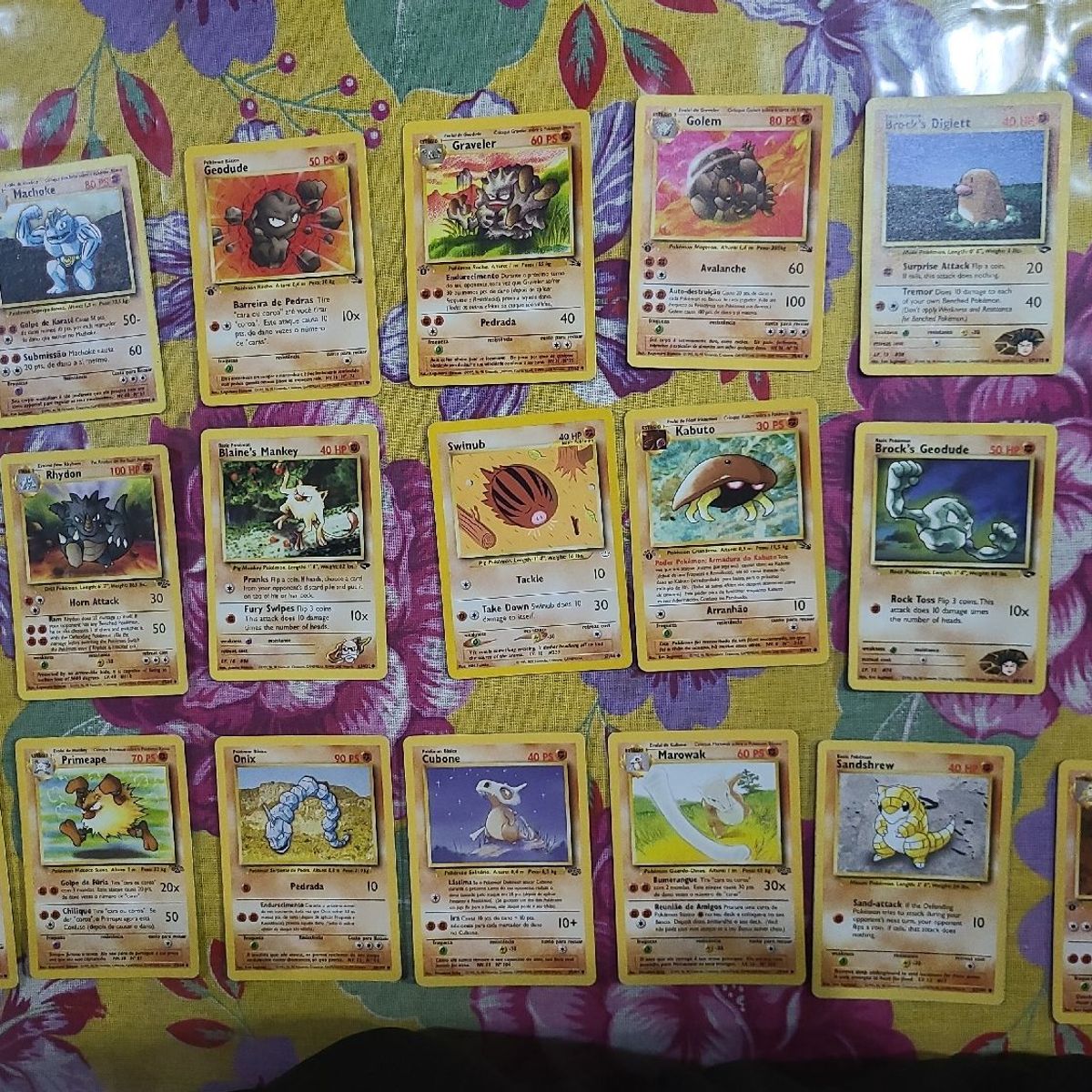 Lote de 13 Cartas Pokemon do Tipo Elétrico.