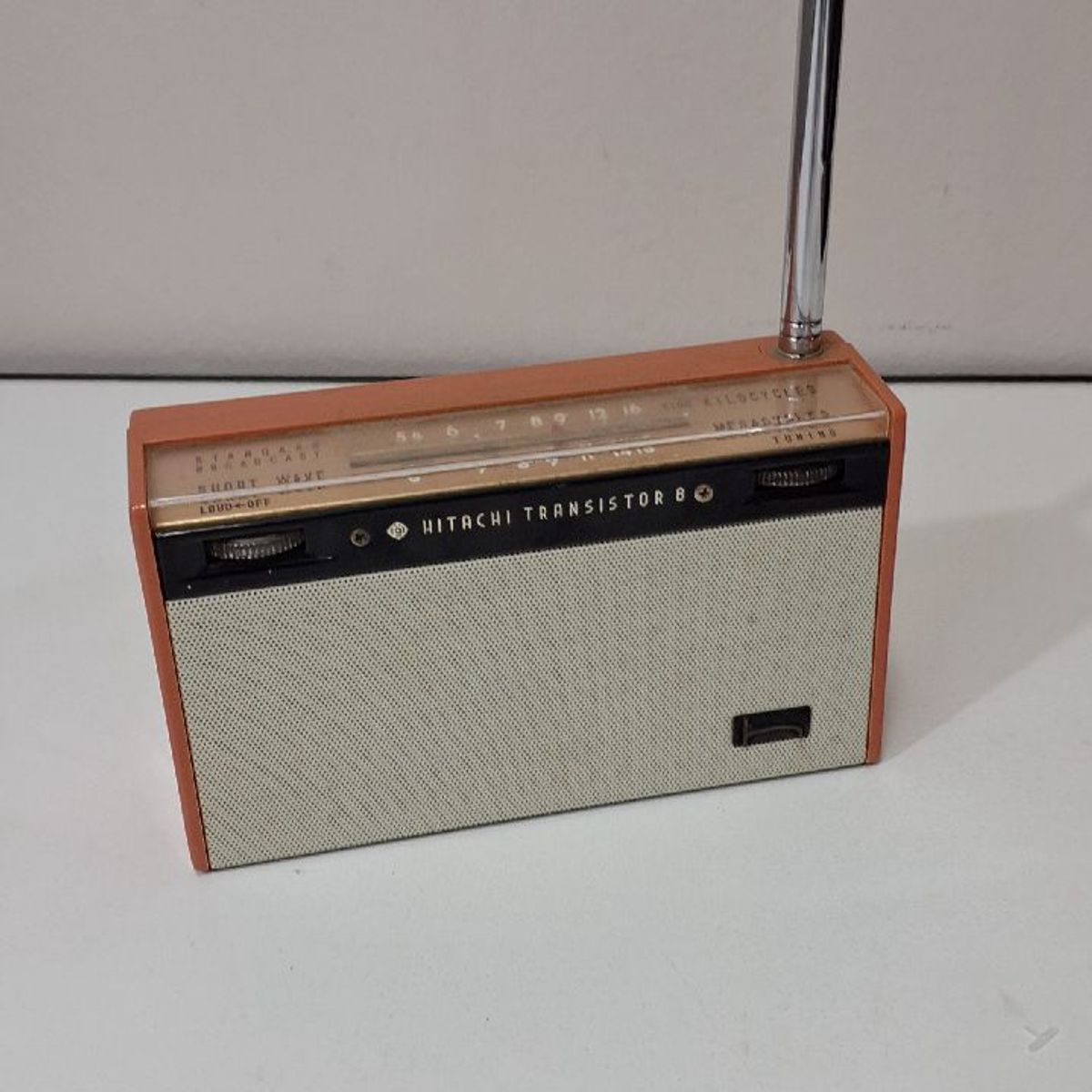 日立トランジスターラジオ HITACHI TRANSISTOR 8 昭和レトロ Rádio Hitachi Transistor 8 | Hitachi Usado 108969957 | enjoei