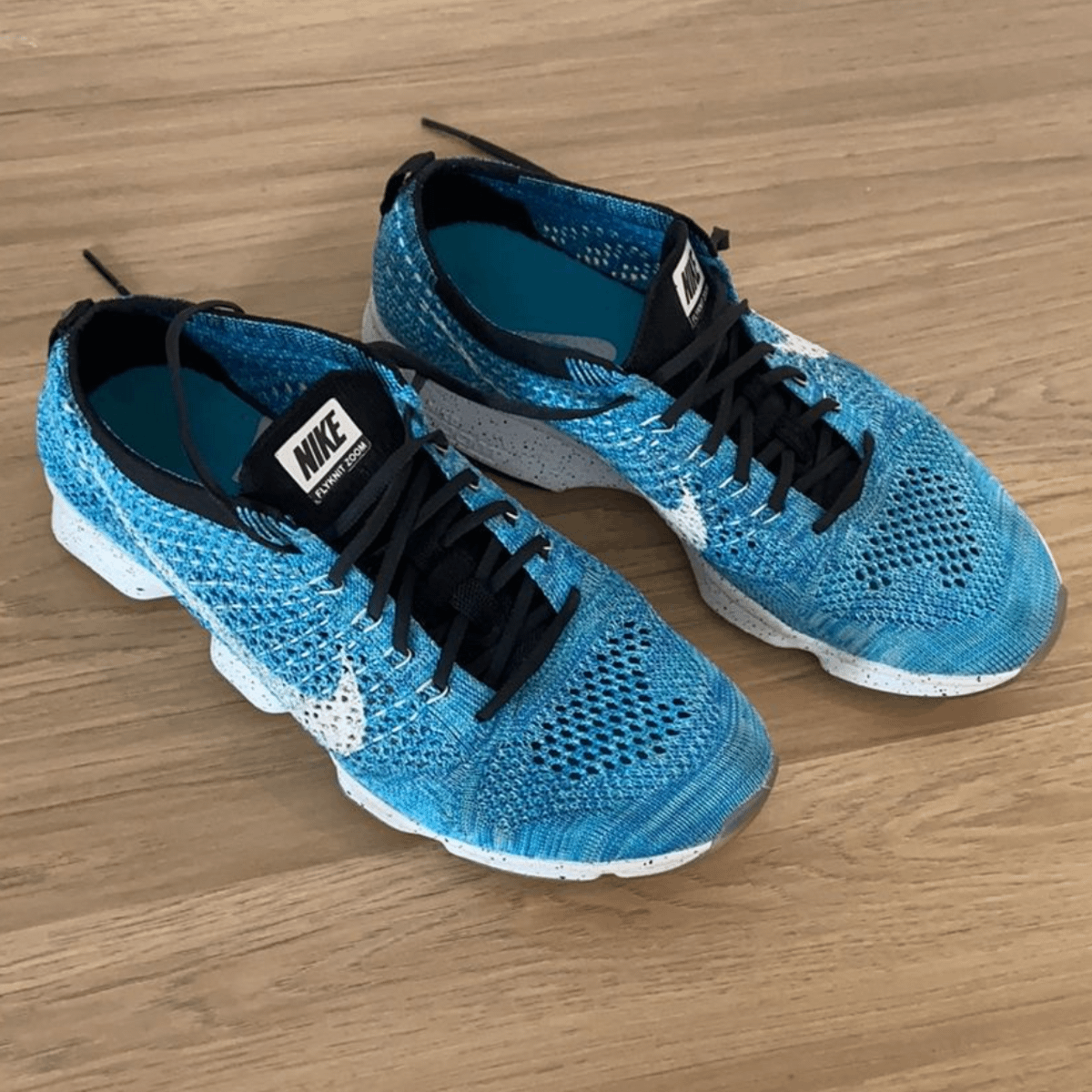 Nike flyknit best sale with strap