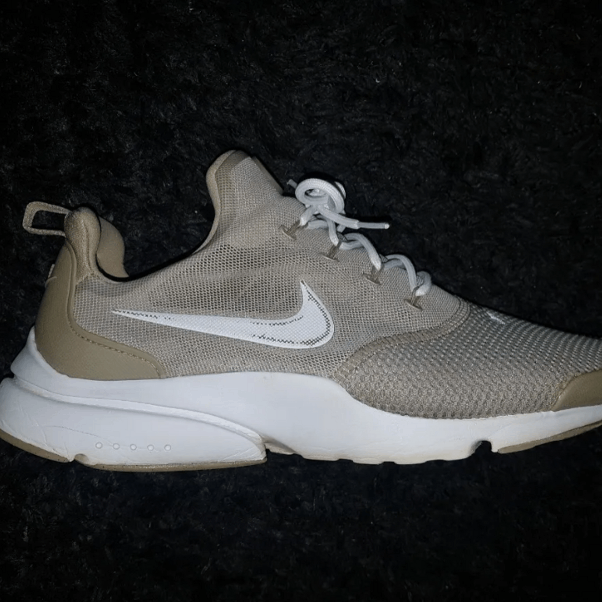 Nike women's presto khaki best sale