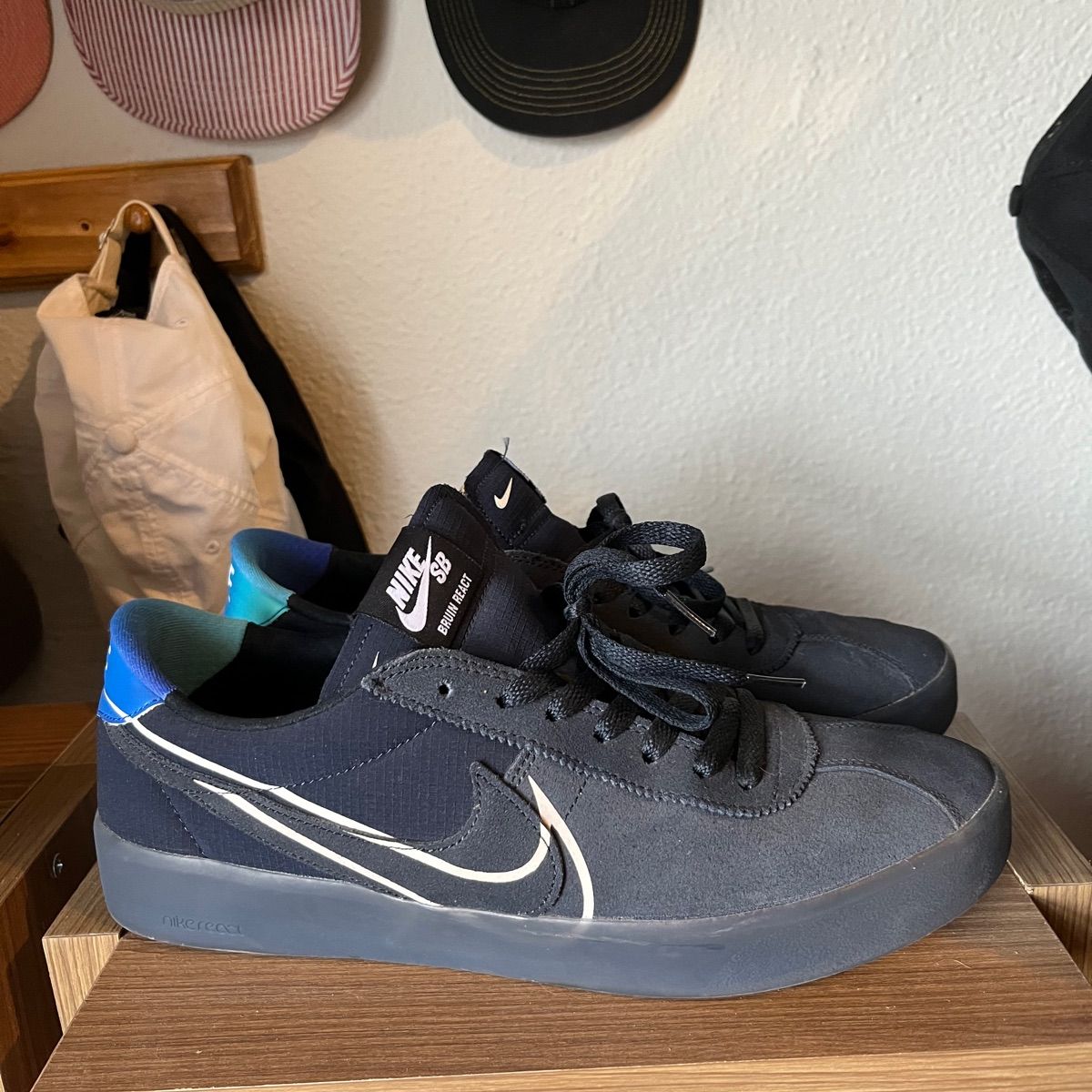 Nike sb store bruin men