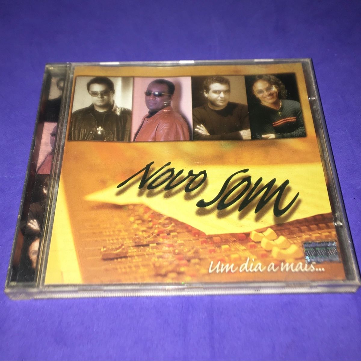 Cd Novo Som - Um Dia a Mais 2002 Pop / Rock Cristão