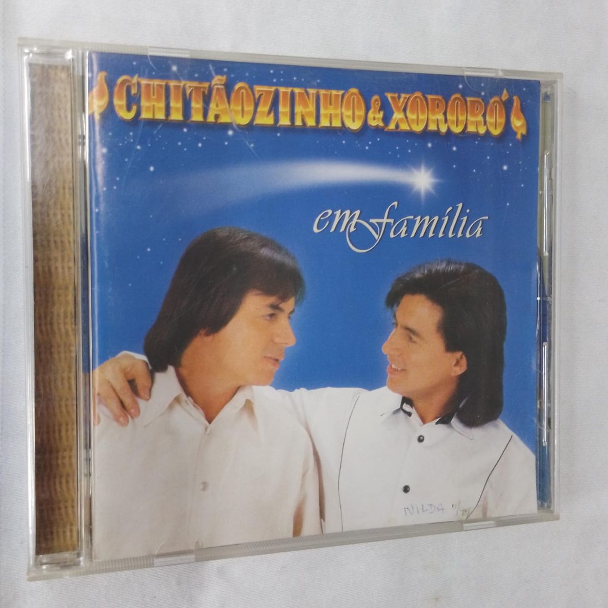 Do encarte do álbum Em Família da dupla Chitãozinho e Xororó