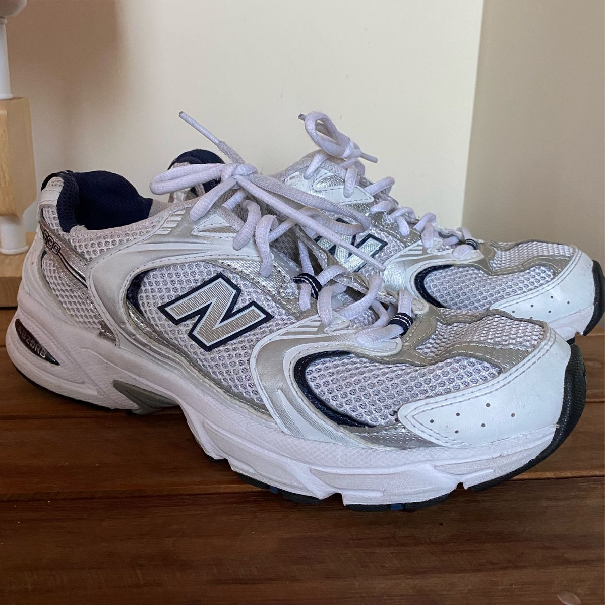 Tênis new balance 530 best sale couro marrom