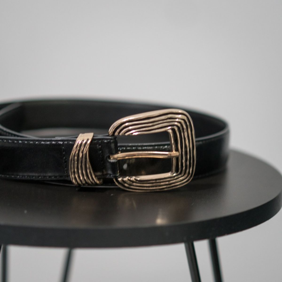 Cinto Preto com Fivela Dourada Cinto Feminino Cea Nunca Usado