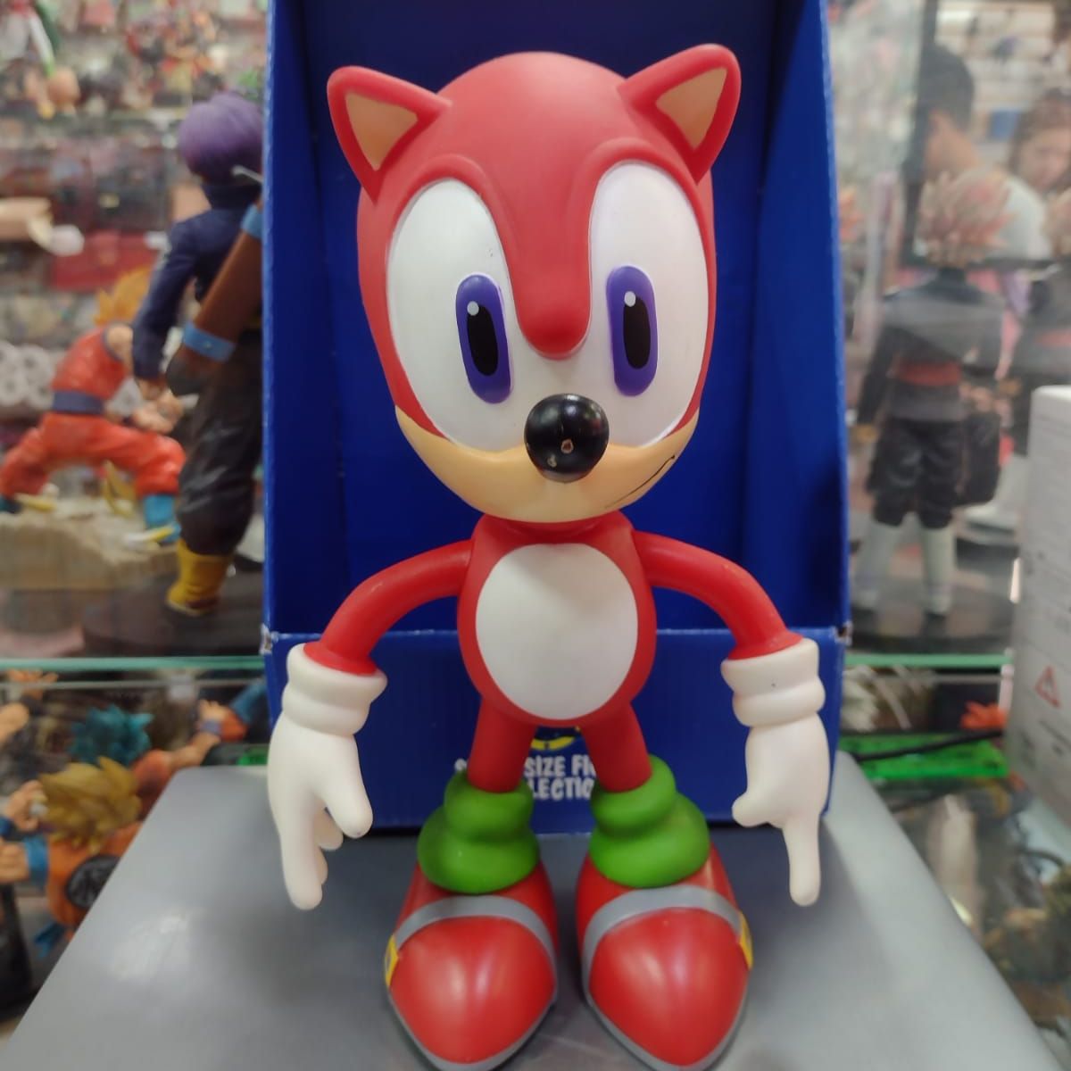 Boneco Sonic World Sonic Vermelho 20,5cm