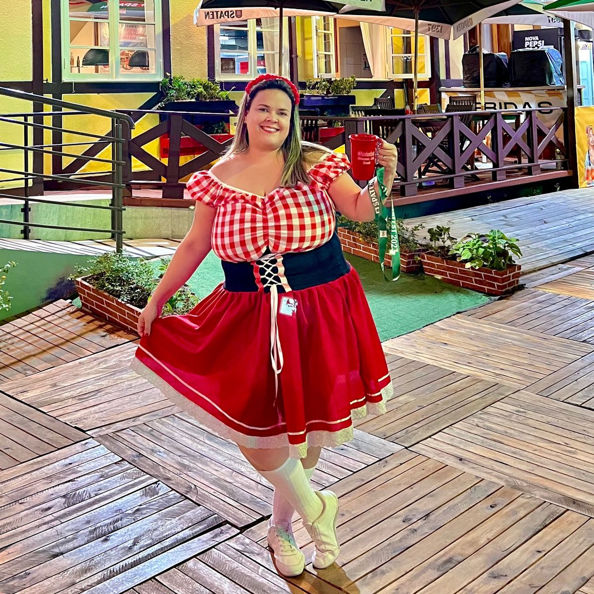 Fantasia Feminina Alemã Plus Size - Oktoberfest | Vestido Feminino Própria  Usado 97045936 | enjoei