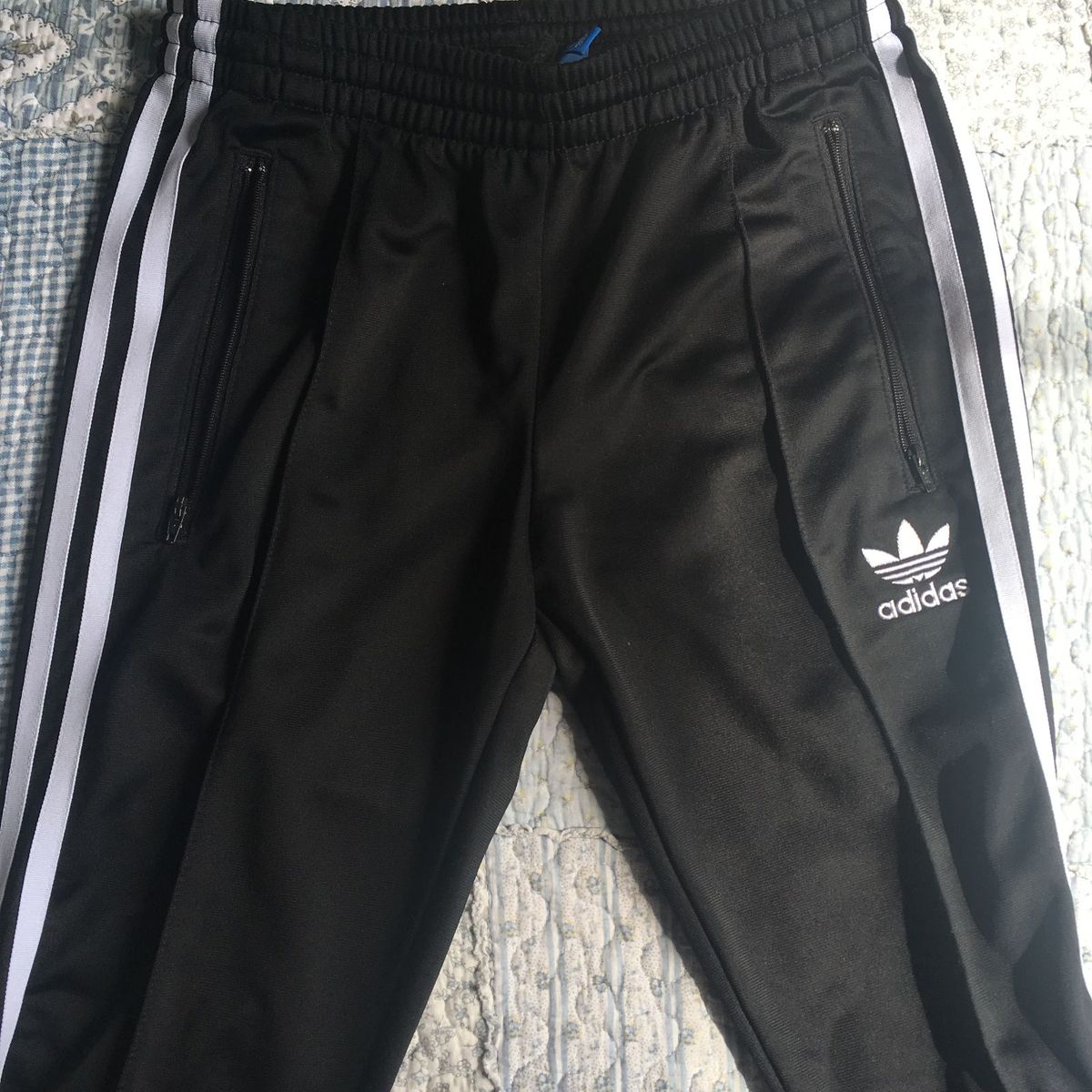calça adidas originals sst tp preta
