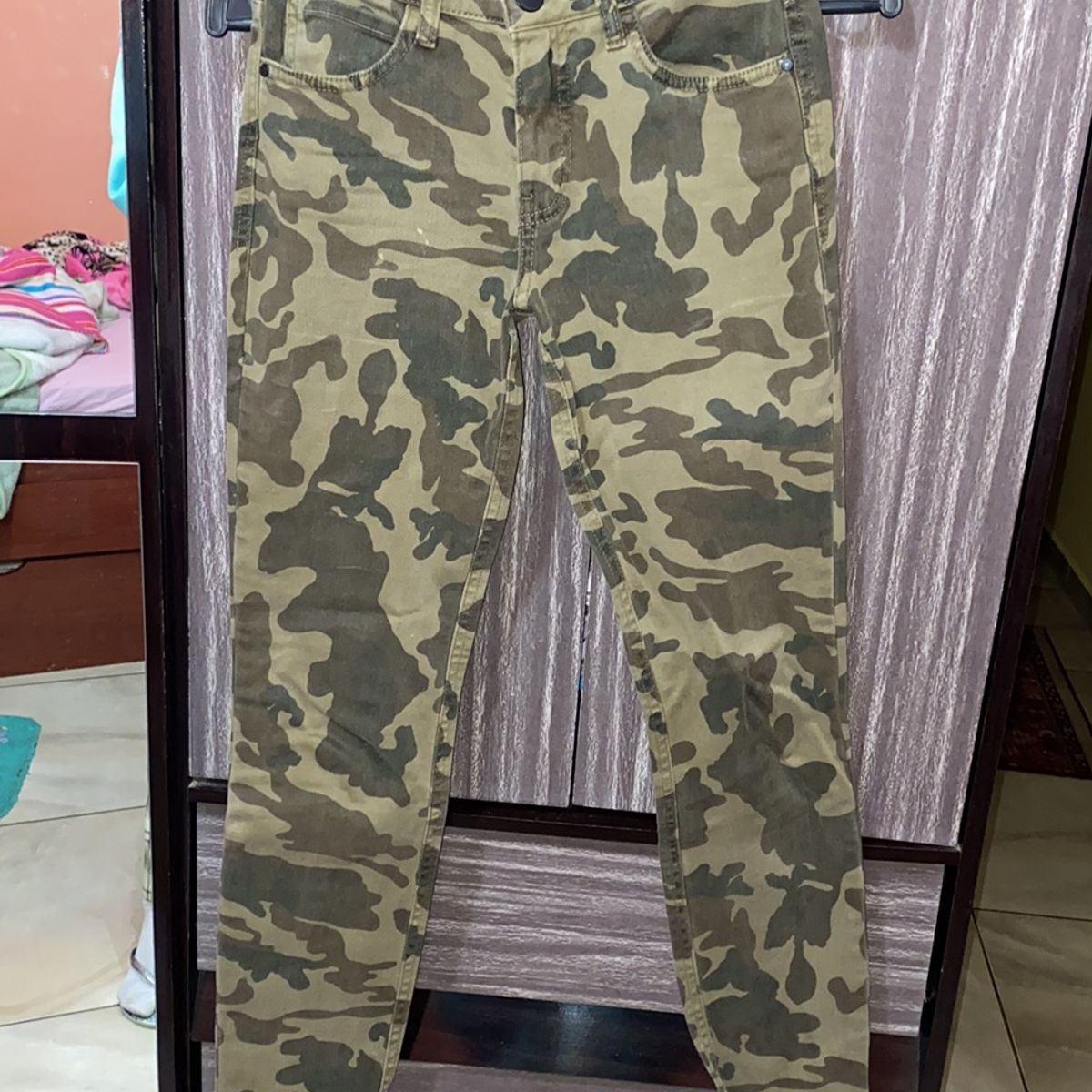 Calça camuflada best sale feminina c&a