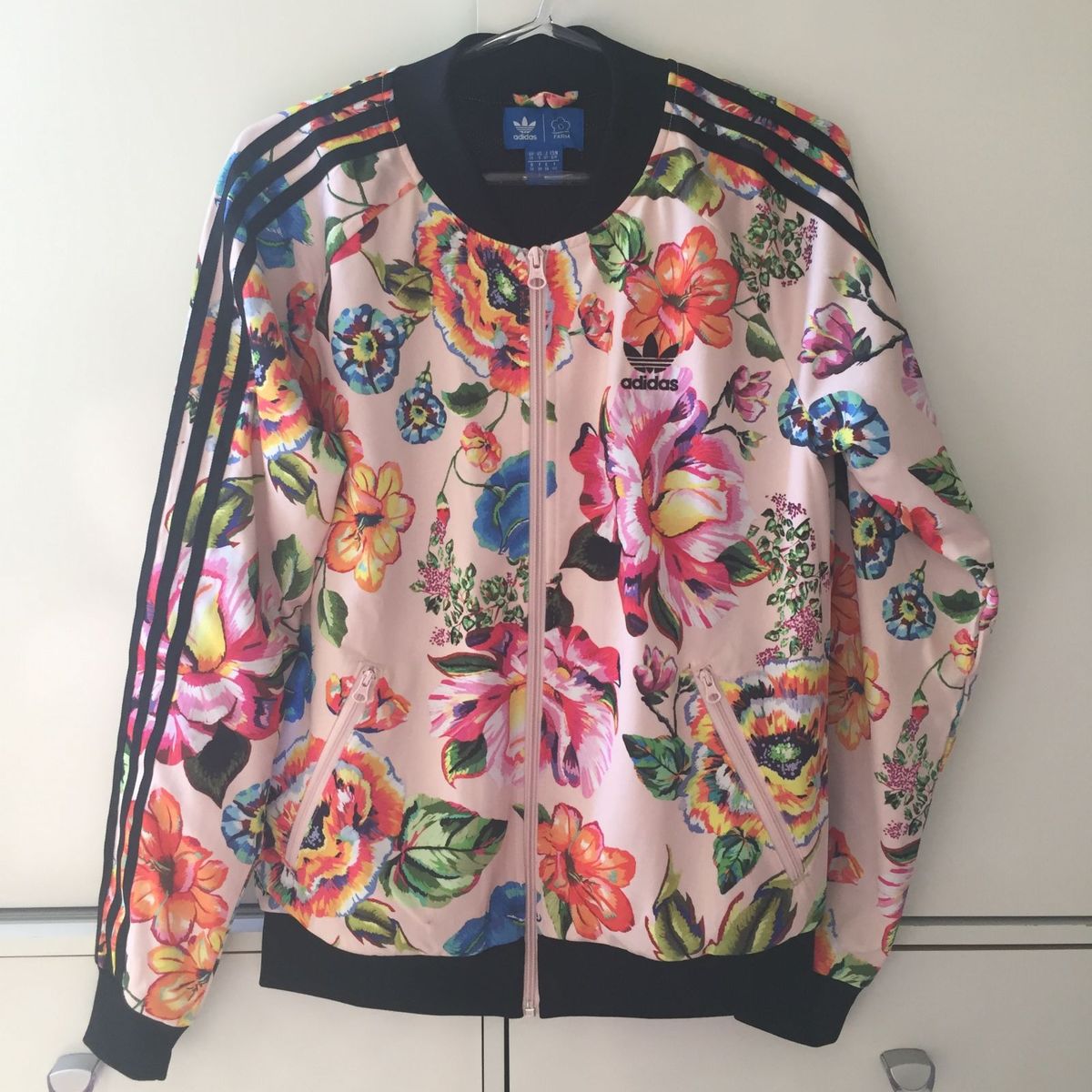 casaco floral adidas
