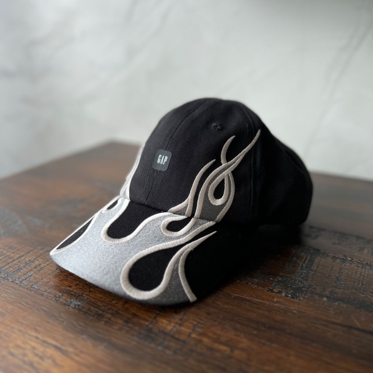 Boné Yeezy Gap Flame Hat | Balenciaga Nunca Usado 81813212 | enjoei